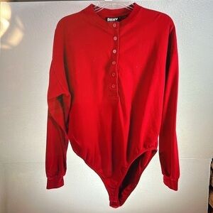 DKNY DONNA KARAN NEW YORK RED COTTON BODY SUIT Size Large. Button front